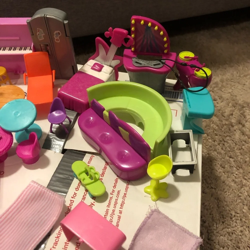 Random Polly Pocket Accessory Bundle - Picture 3 of 11